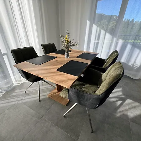 Moderny Navia Obklopeny Nadhernou Prirodou A Wellness Rajecke Teplice