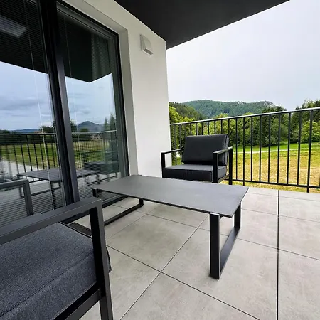 Moderny Navia Obklopeny Nadhernou Prirodou A Wellness Rajecké Teplice